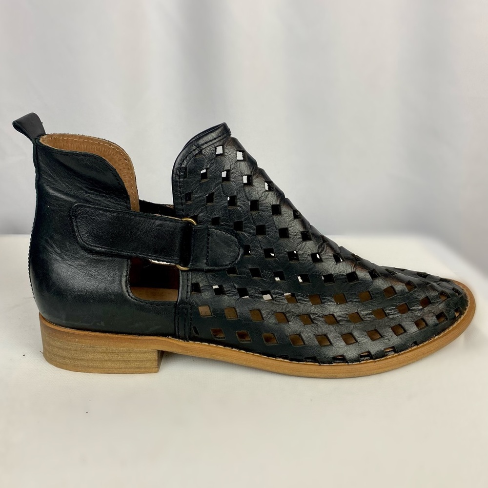 Musse & Cloud Women's Caila Perf Bootie Black 8
